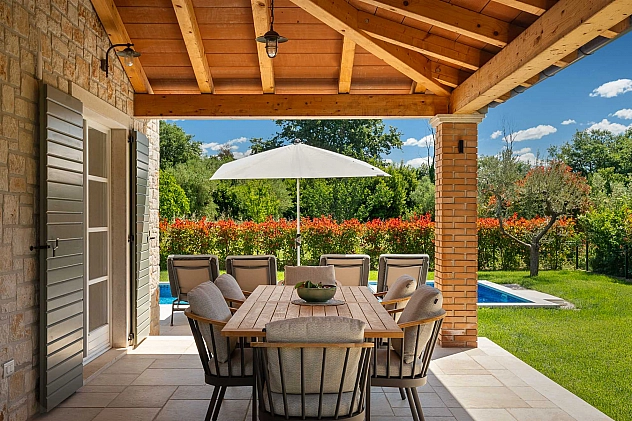 Villa Petra - Landestypischer Stil mit Pool