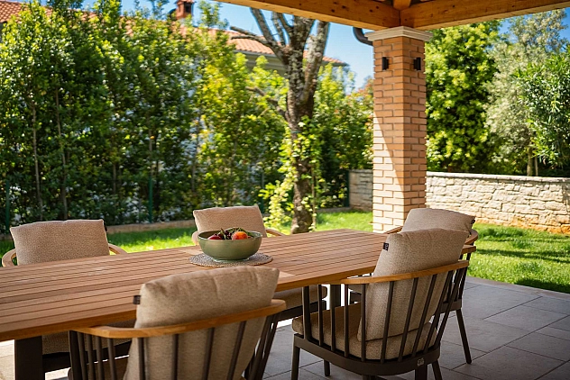 Villa Petra - Landestypischer Stil mit Pool