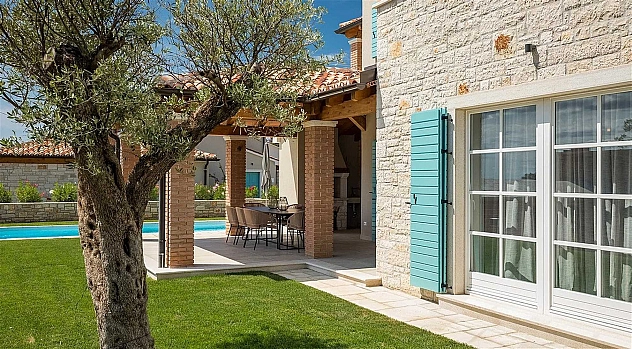 Villa Oaza mit  Pool