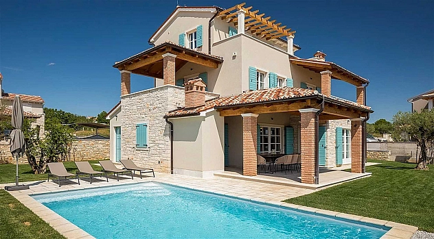 Villa Oaza mit  Pool