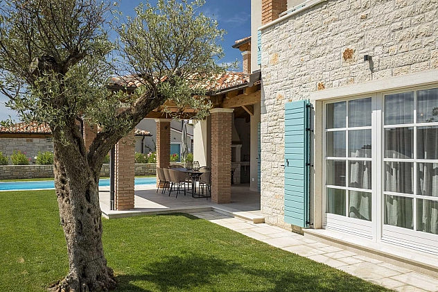 Villa Oaza mit  Pool
