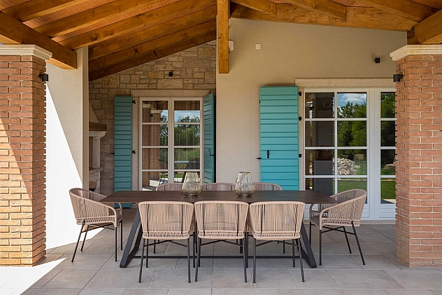 Villa Oaza mit  Pool