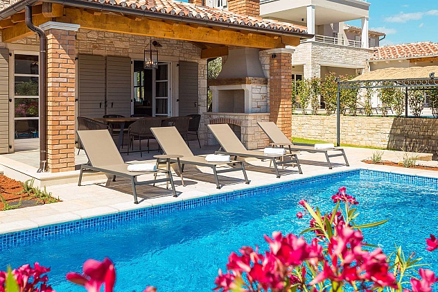 Villa Vanessa mit Pool